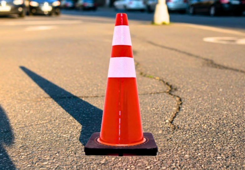 Cono PVC con base negra